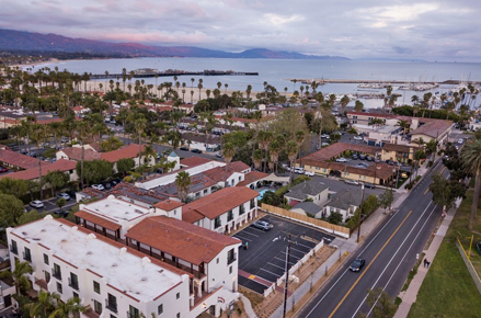 LA PLAYA INN - AERIAL VIEW